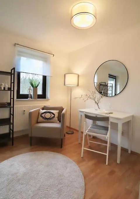 Schickes Apartment In Dusseldorf Mit Terrasse